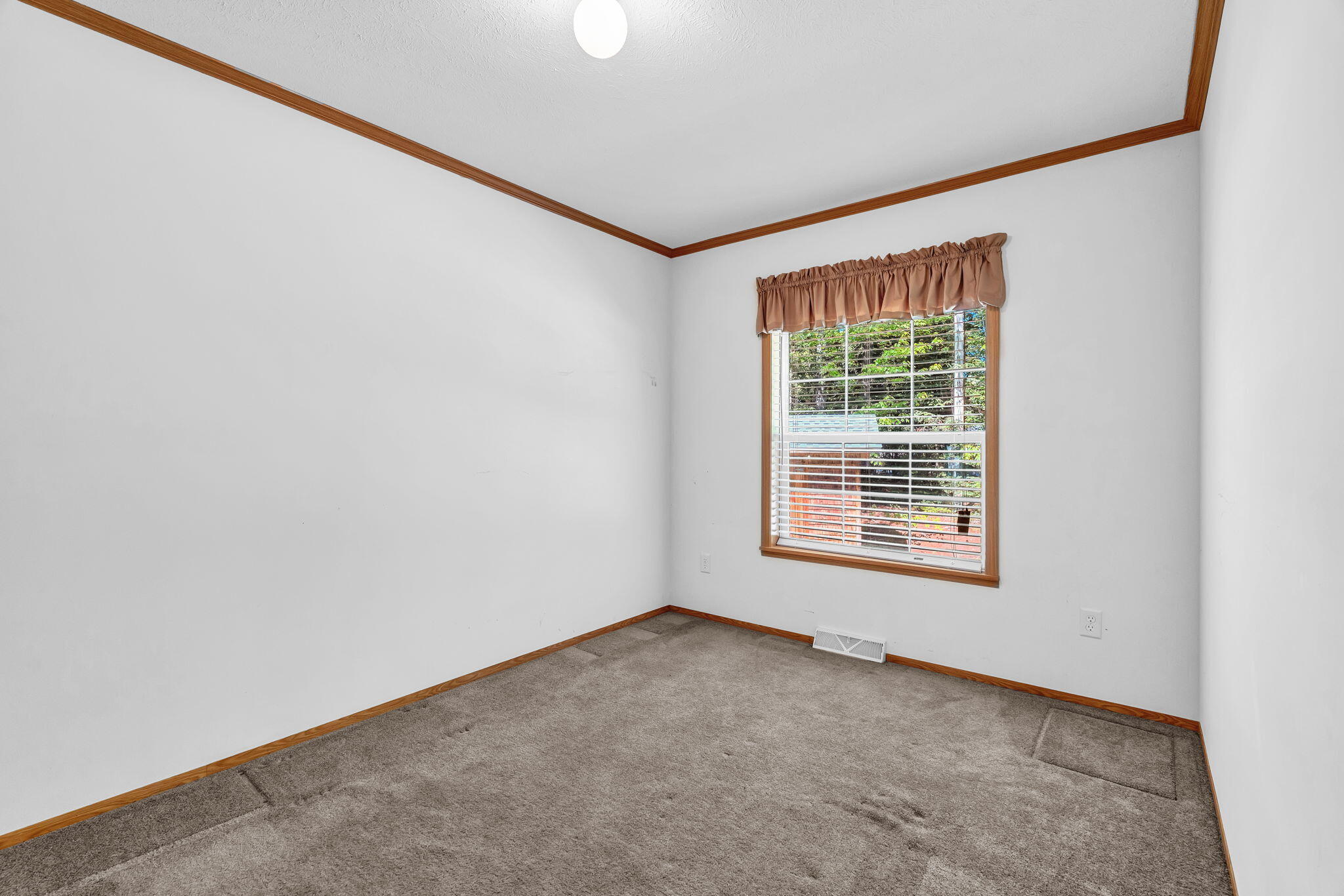 2392 Hudson Road Hudson, ME 04449 - Photo 27 of 77