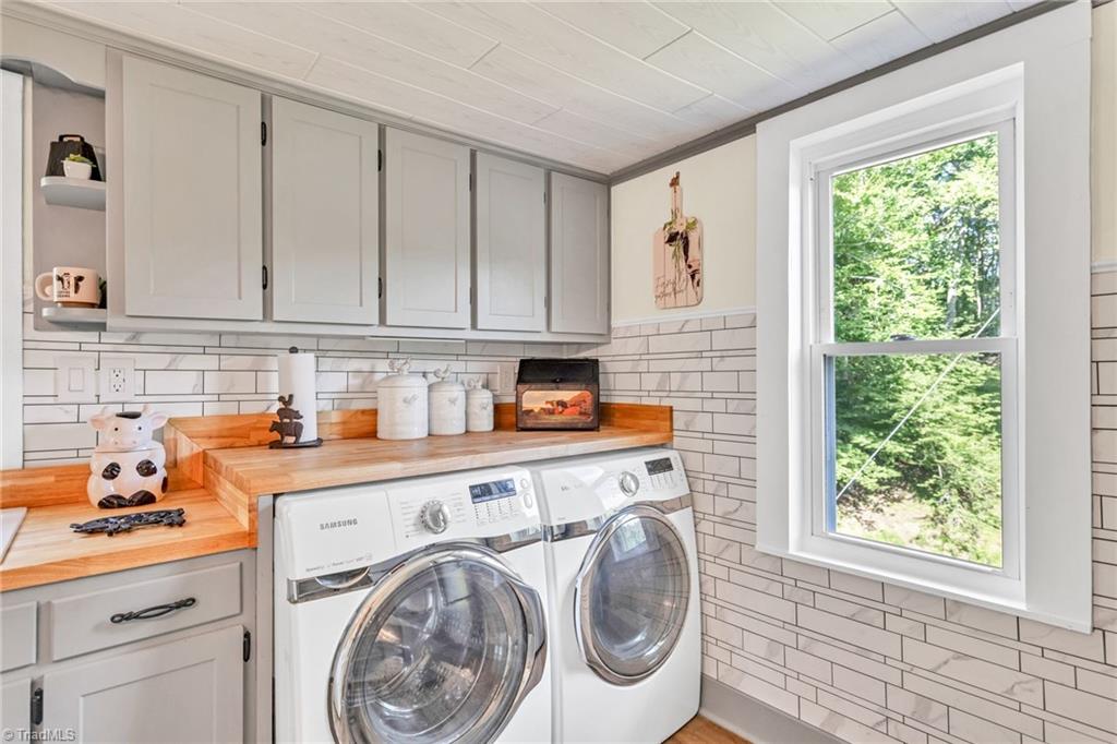 922 Prathers Creek Ch Road Laurel Springs, NC 28644 - Photo 15 of 35