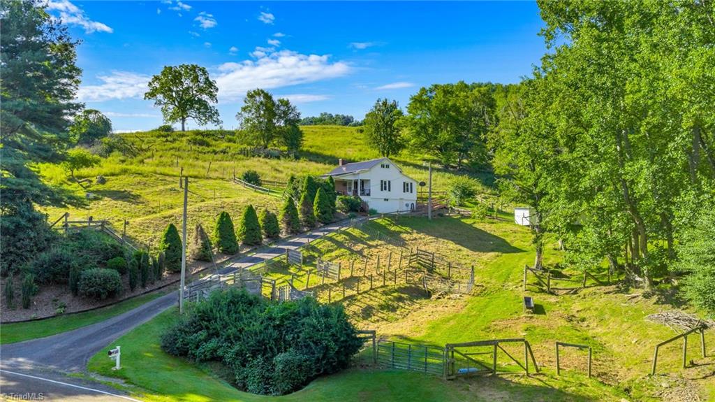 922 Prathers Creek Ch Road Laurel Springs, NC 28644 - Photo 7 of 35