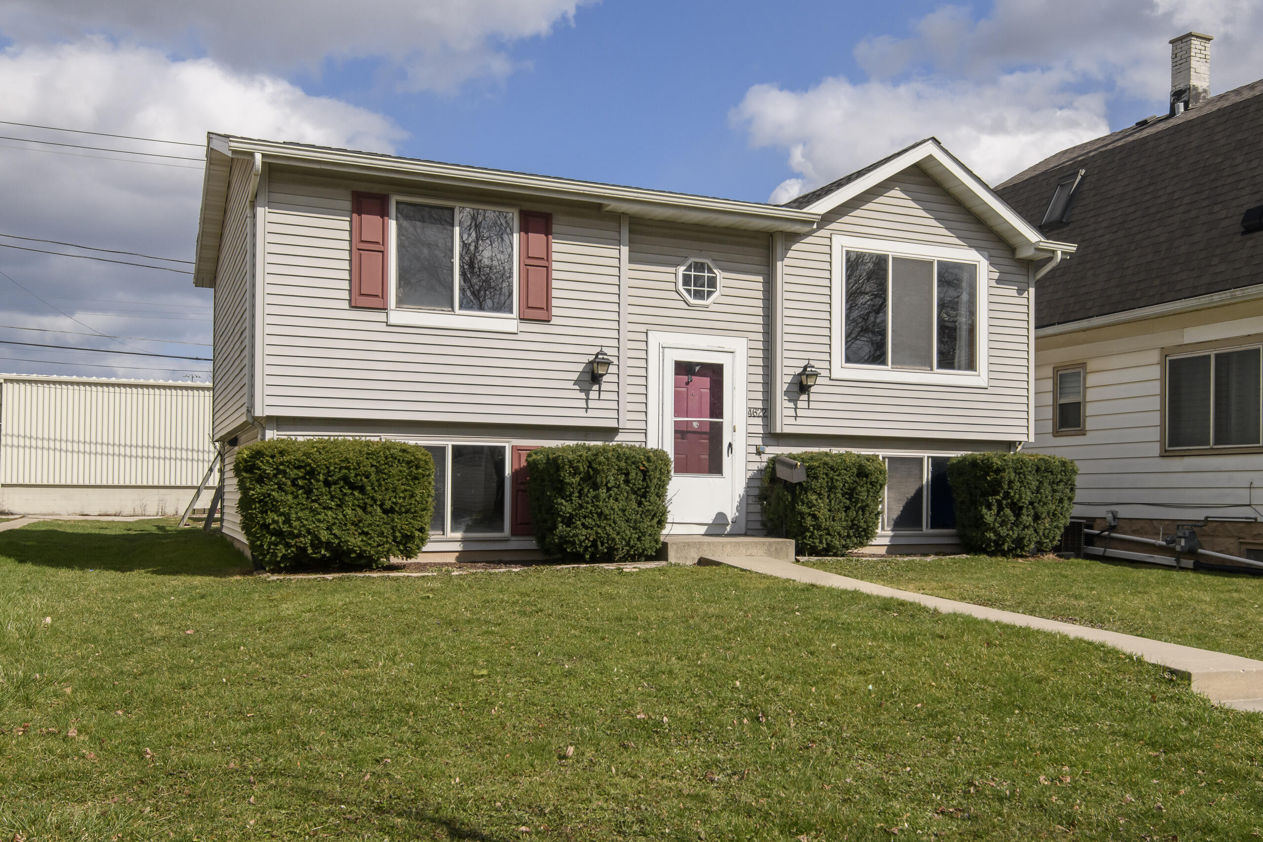 4622 North 125th Street Butler, WI 53007 - Photo 2 of 26 Bi Level Raised Ranch