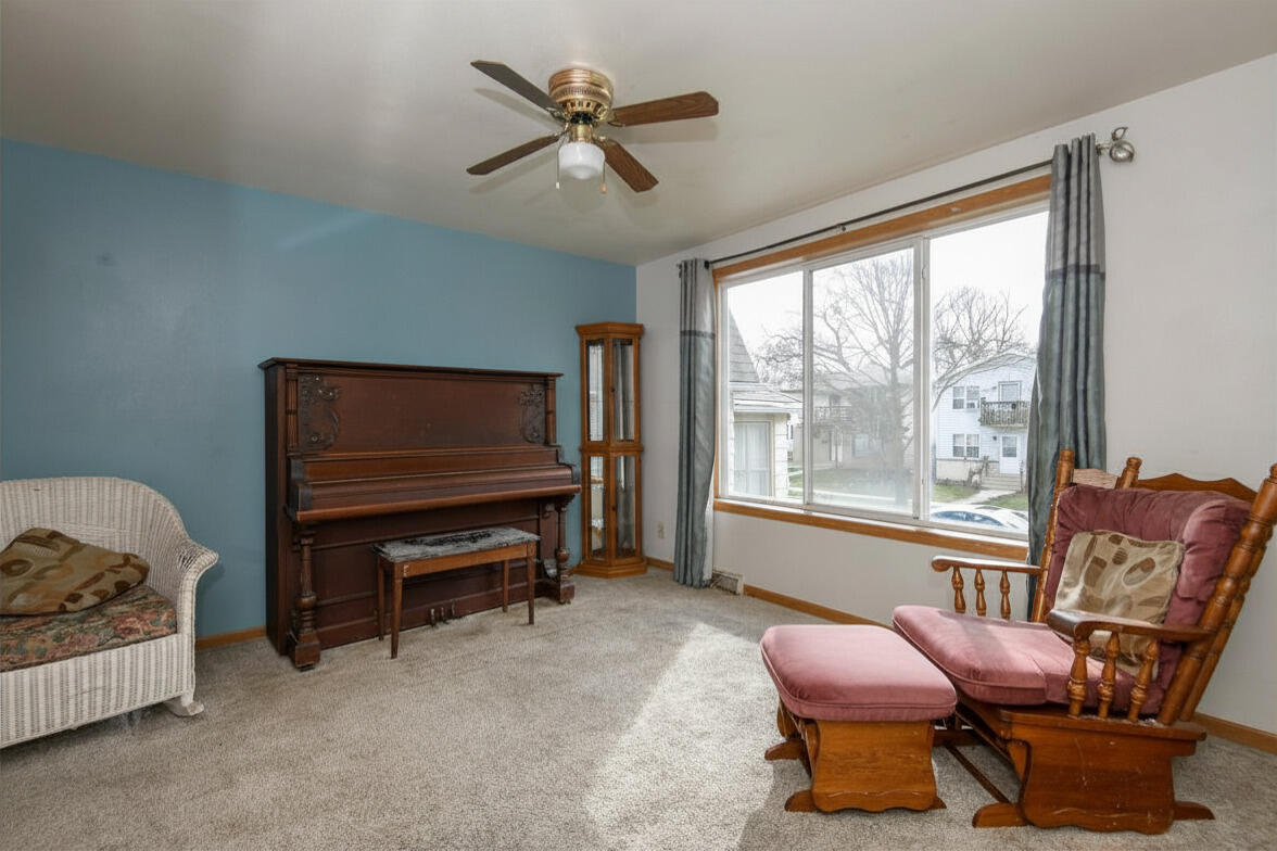 4622 North 125th Street Butler, WI 53007 - Photo 3 of 26 Large Picture Window