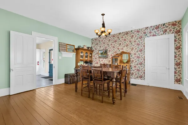 $225,000 | 6817 East T Avenue, Vicksburg, MI 49097
