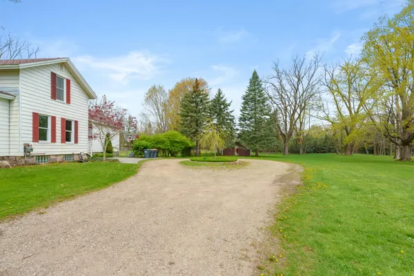 $225,000 | 6817 East T Avenue, Vicksburg, MI 49097
