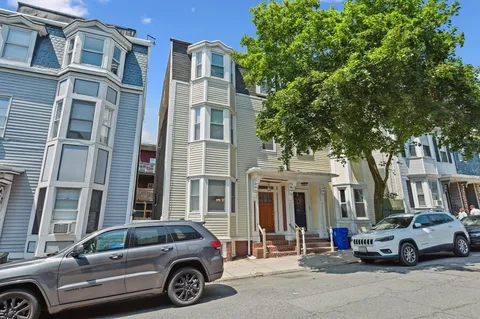 $849,000 | 173 H Street, Unit 2, Boston, MA 02127