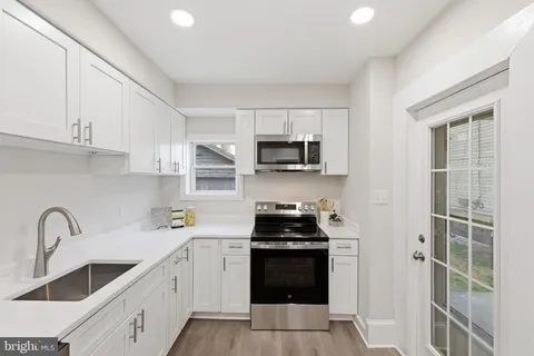 $424,500 | 21 West Pall Mall Street, Winchester, VA 22601