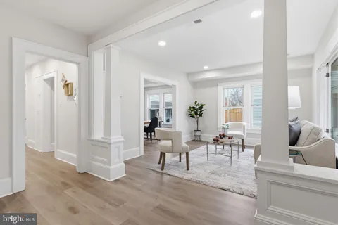 $424,500 | 21 West Pall Mall Street, Winchester, VA 22601