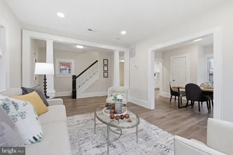 $424,500 | 21 West Pall Mall Street, Winchester, VA 22601
