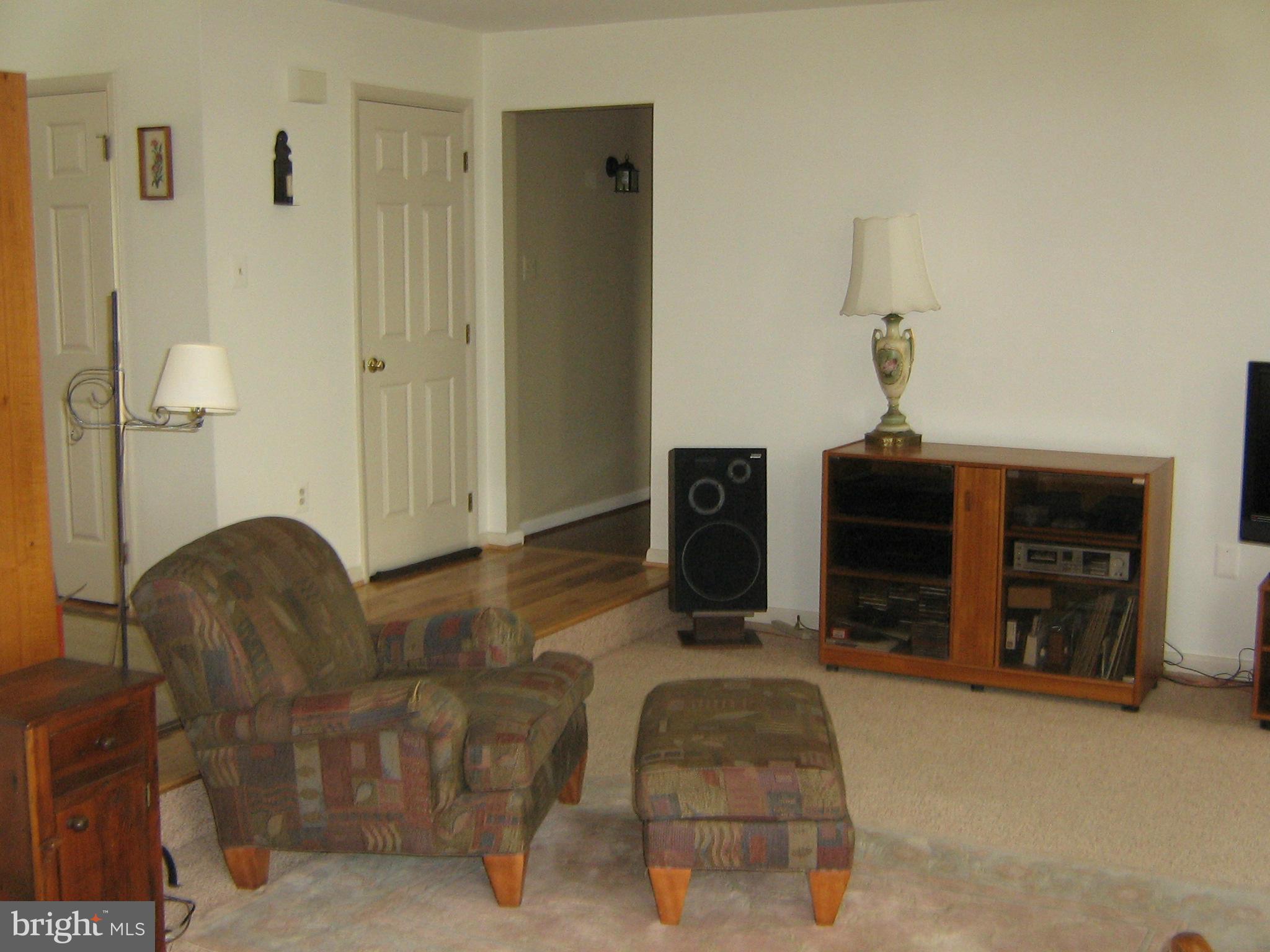 2525 Lander Road Jefferson, MD 21755 - Photo 6 of 30 Living Room