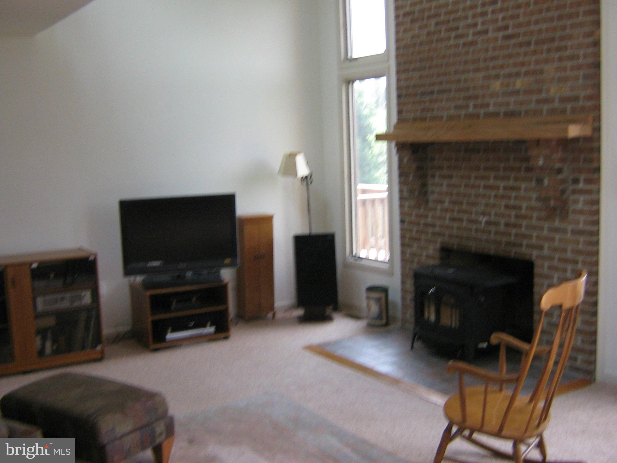 2525 Lander Road Jefferson, MD 21755 - Photo 7 of 30 Living Room