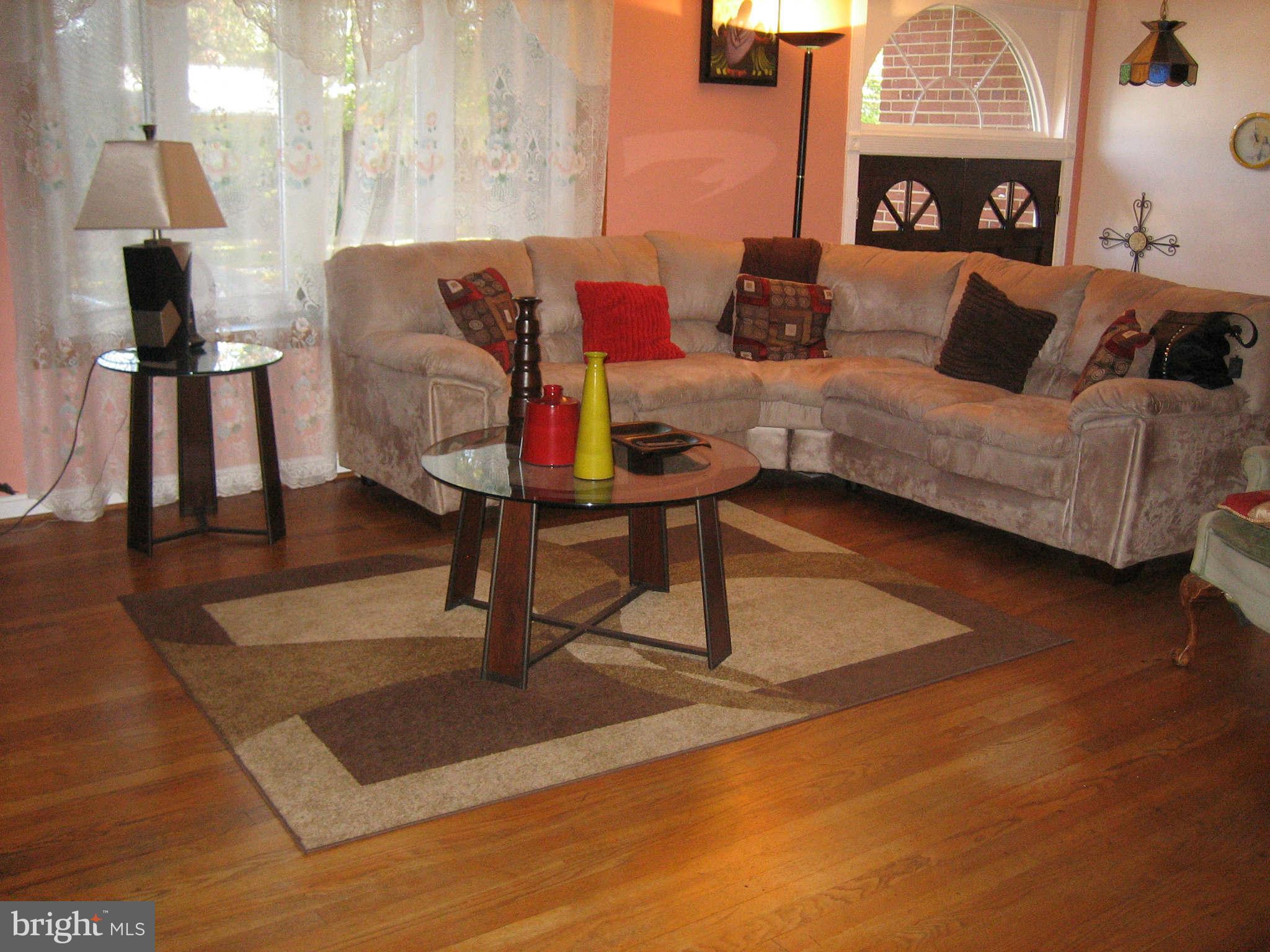 1907 Ladd Street Silver Spring, MD 20902 - Photo 4 of 25 Living Room