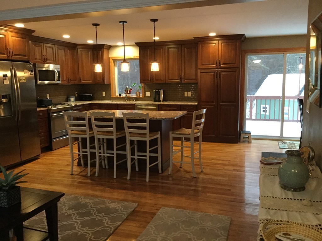 367 New Bedford Road Rochester, MA 02770 - Photo 6 of 26