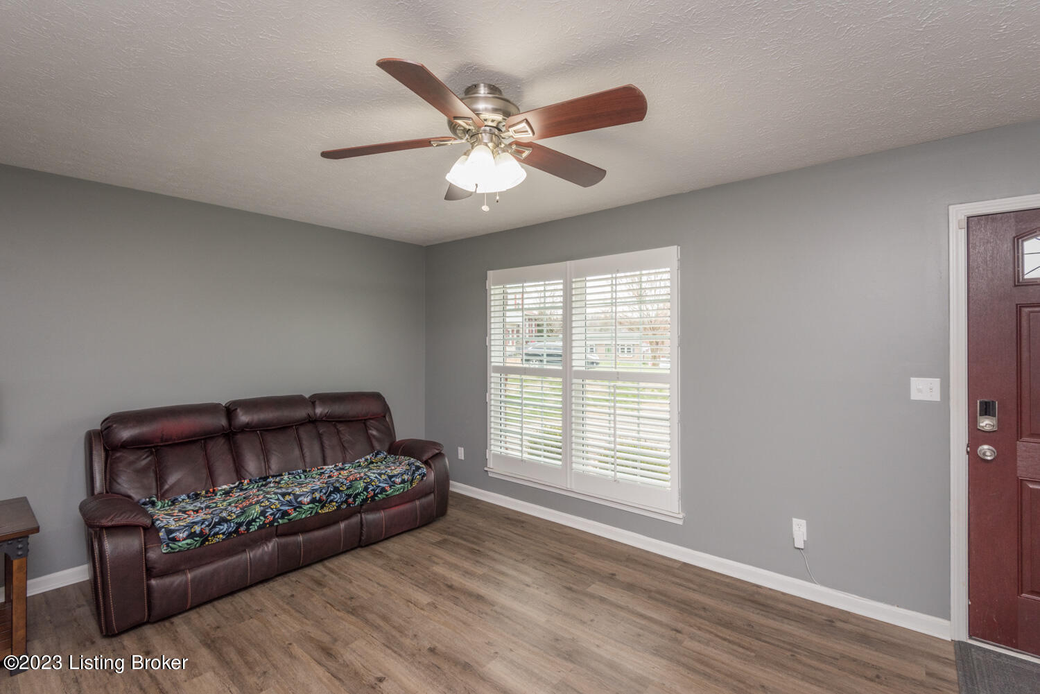 6001 Hickory Tree Road Louisville, KY 40291 - Photo 5 of 27 018