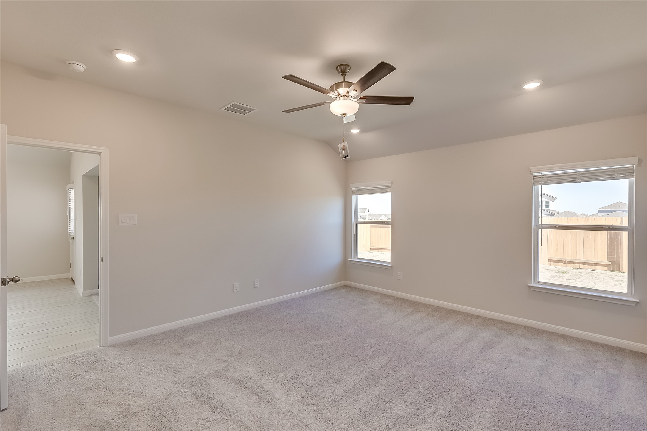 125 Comet Pointe Drive Georgetown, TX 78628 - Photo 15 of 28