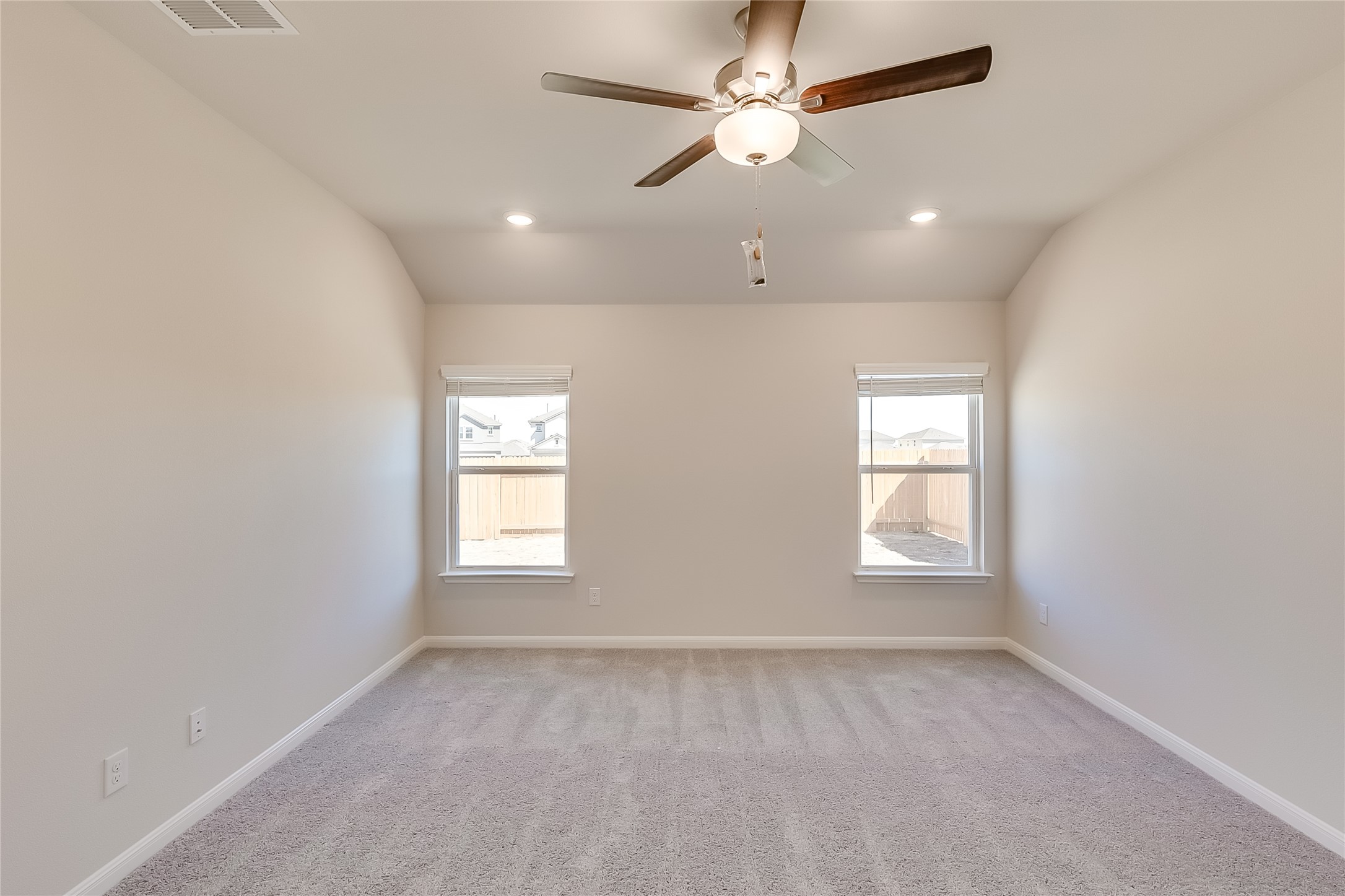 125 Comet Pointe Drive Georgetown, TX 78628 - Photo 16 of 28