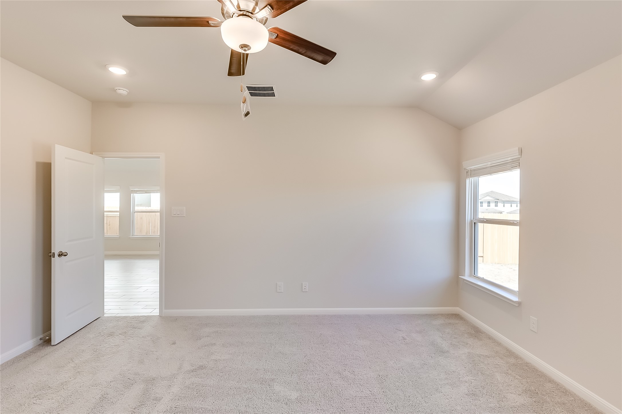 125 Comet Pointe Drive Georgetown, TX 78628 - Photo 17 of 28