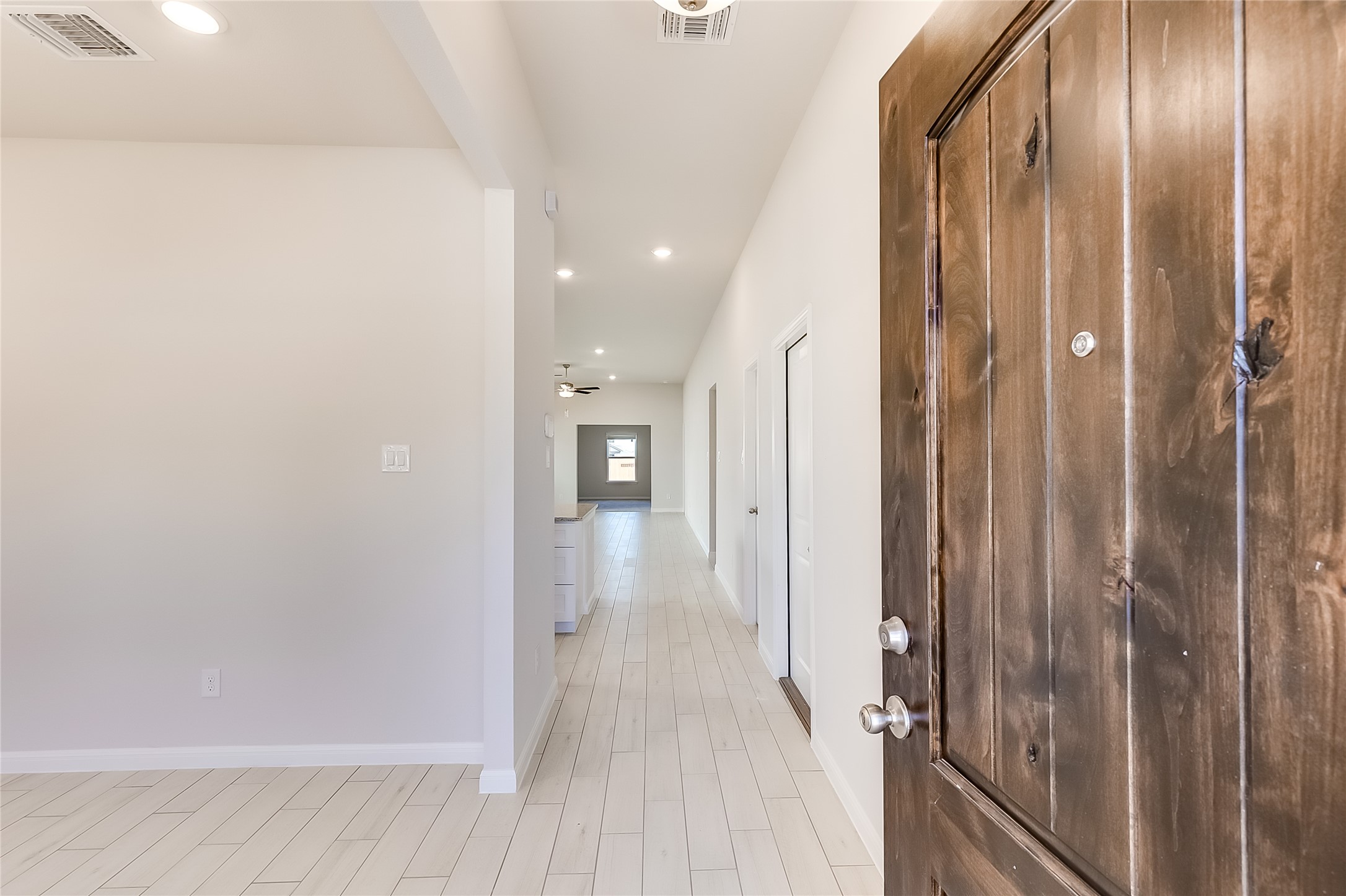 125 Comet Pointe Drive Georgetown, TX 78628 - Photo 4 of 28