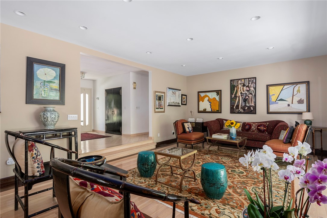 5 Barbour Drive Providence, RI 02906 - Photo 12 of 45