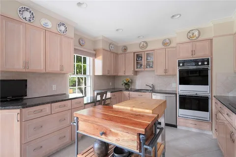 $1,225,000 | 5 Barbour Drive, Providence, RI 02906