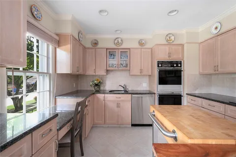 $1,225,000 | 5 Barbour Drive, Providence, RI 02906