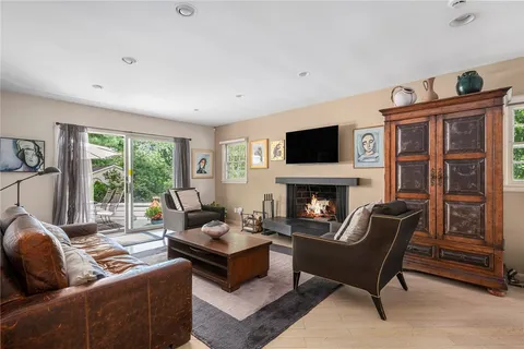 $1,225,000 | 5 Barbour Drive, Providence, RI 02906