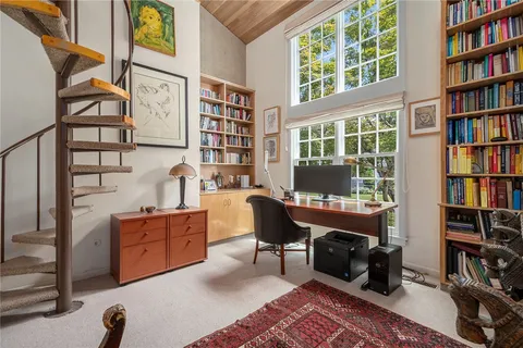 $1,225,000 | 5 Barbour Drive, Providence, RI 02906