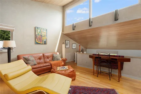 $1,225,000 | 5 Barbour Drive, Providence, RI 02906