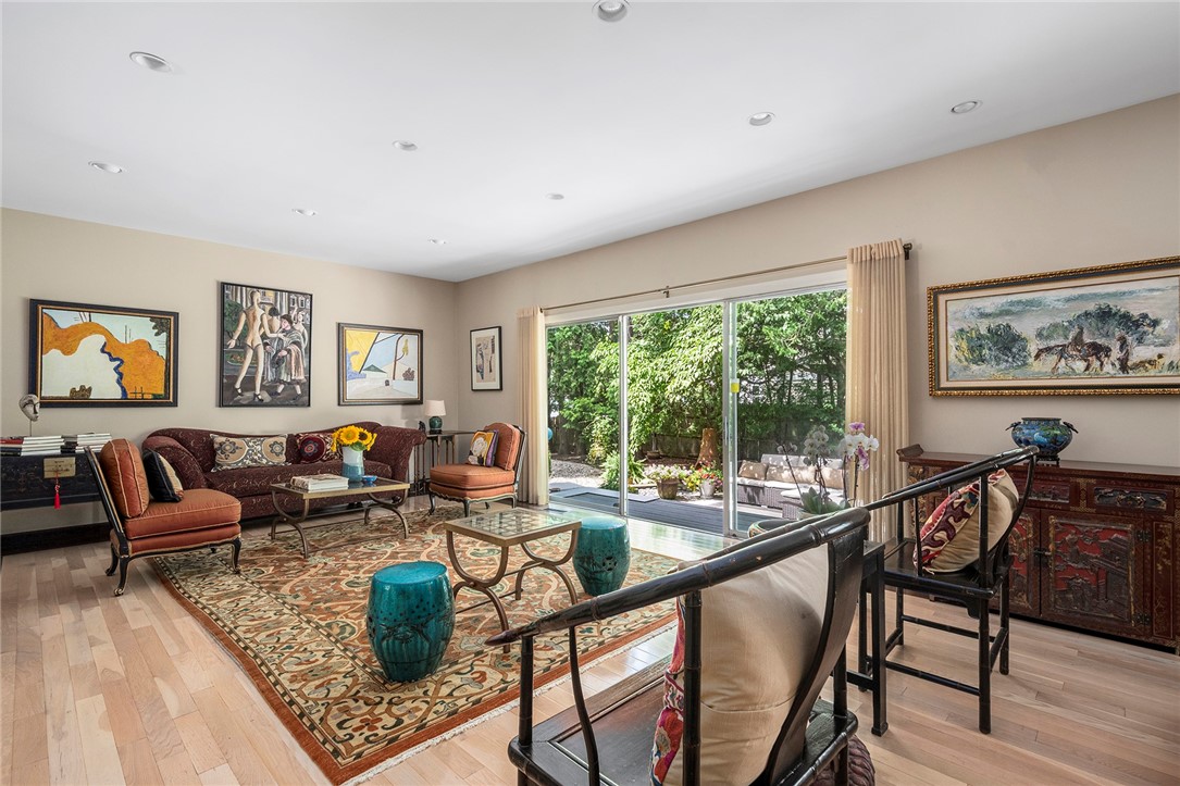 5 Barbour Drive Providence, RI 02906 - Photo 8 of 45