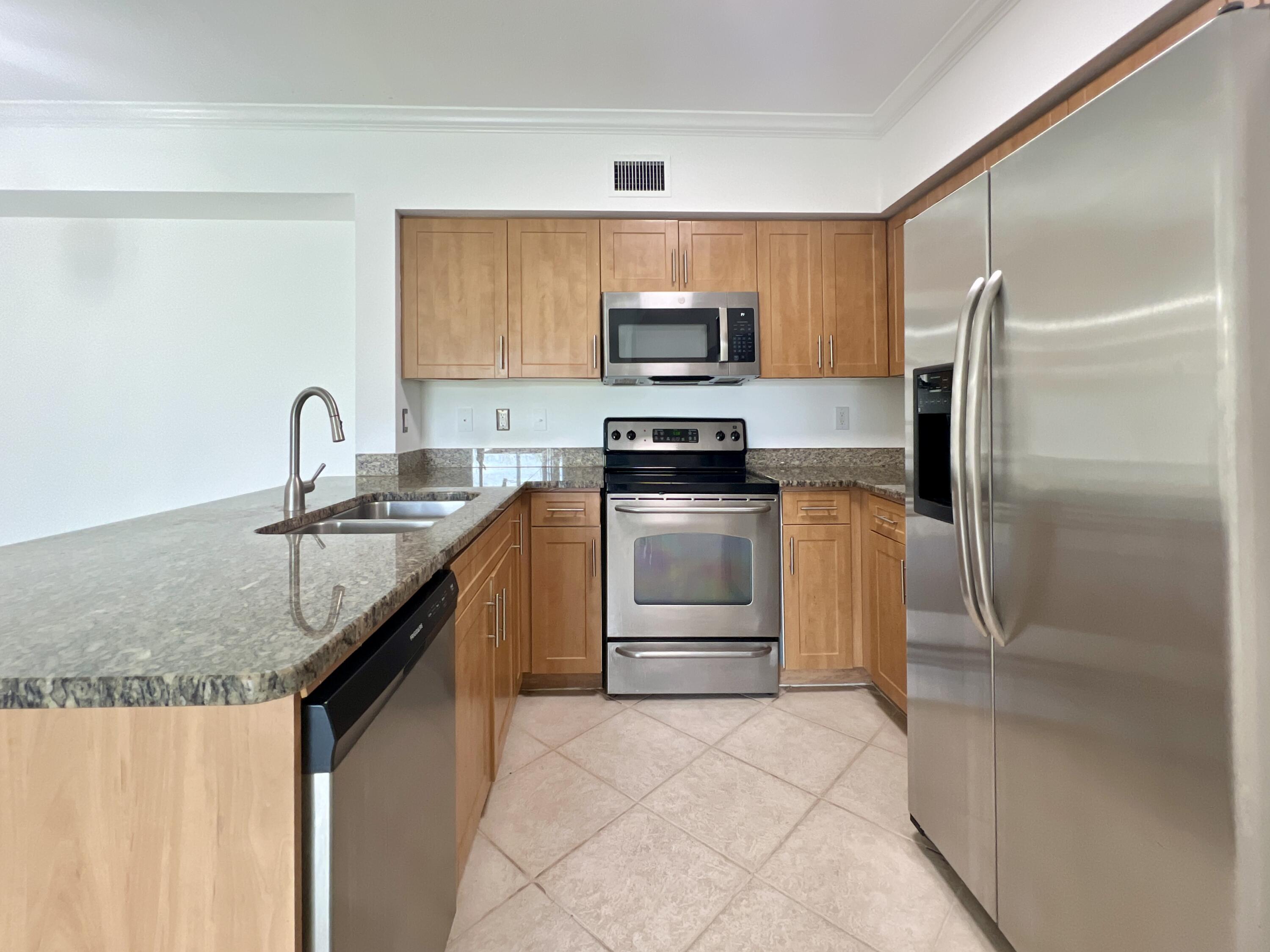 6450 Emerald Dunes Drive, Unit 301 West Palm Beach, FL 33411 - Photo 2 of 14 IMG_9526 2