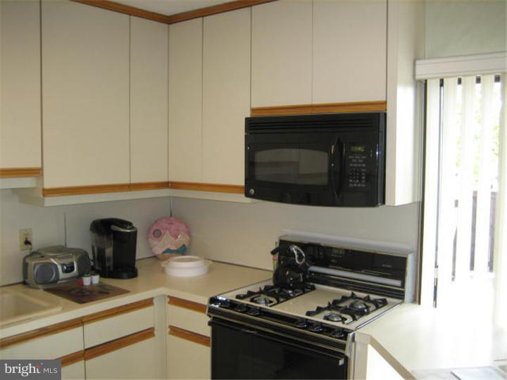 360 Bolton Road East Windsor, NJ 08520 - Photo 5 of 24 Gallery Image 5