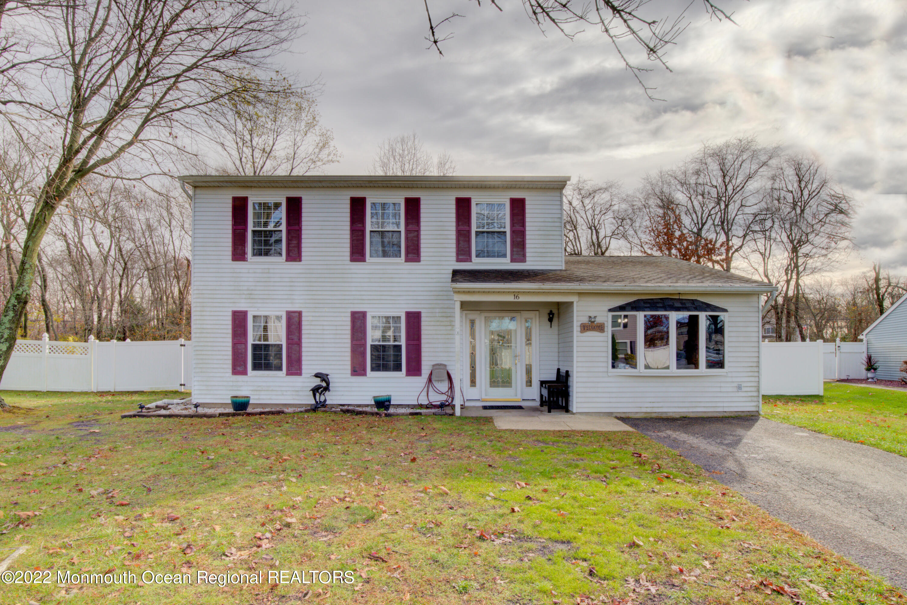 16 Appletree Road Howell, NJ 07731 - Photo 4 of 30 04