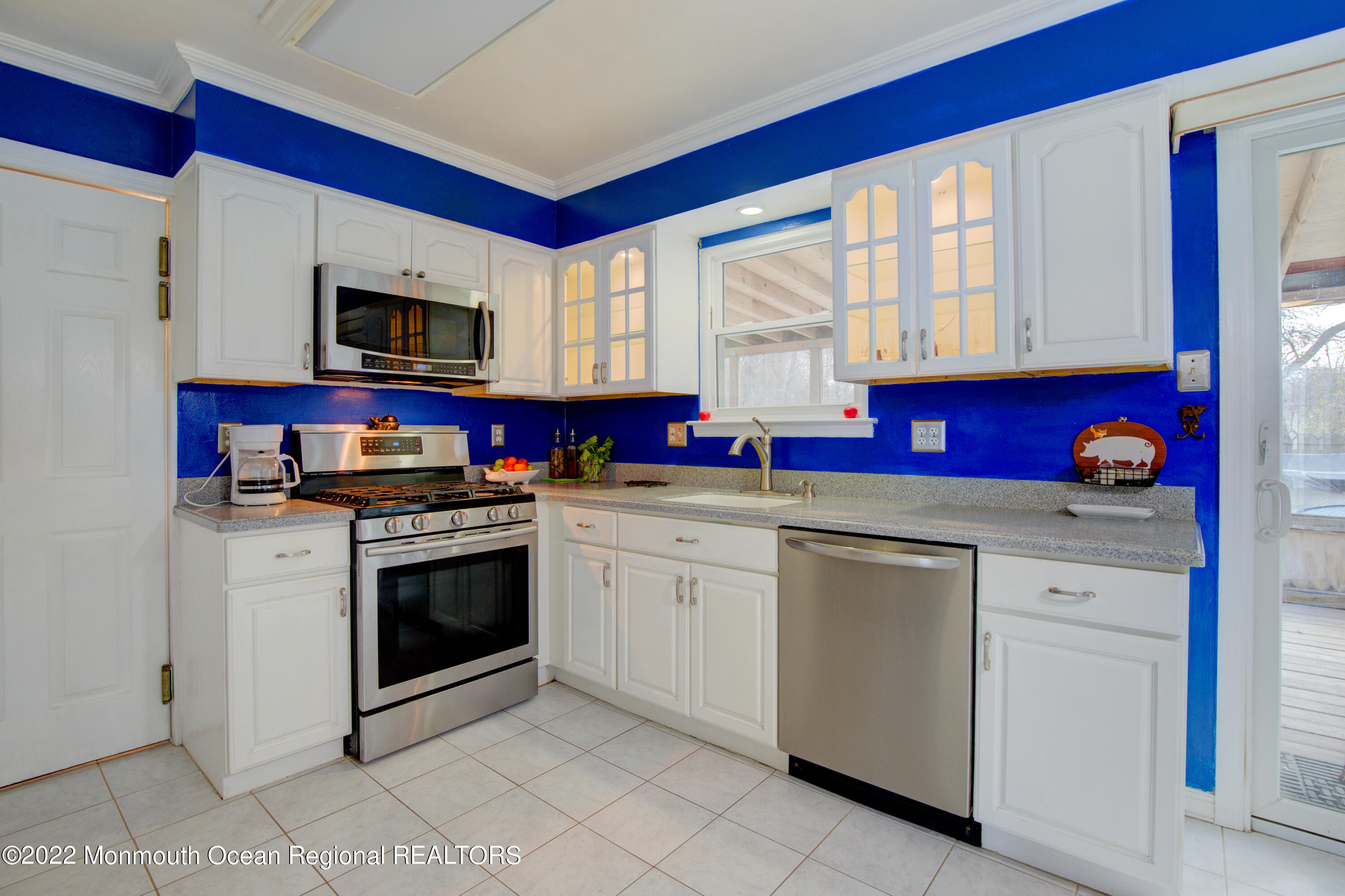 16 Appletree Road Howell, NJ 07731 - Photo 9 of 30 12