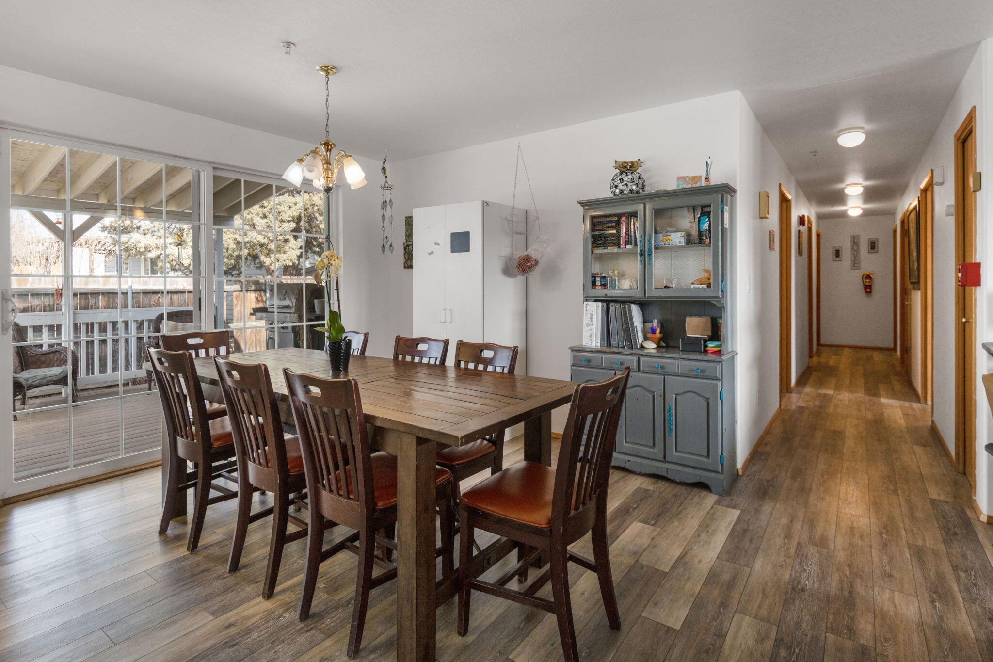 2934 Northeast Wells Acres Road Bend, OR 97701 - Photo 6 of 24 Dining Area and Hallway
