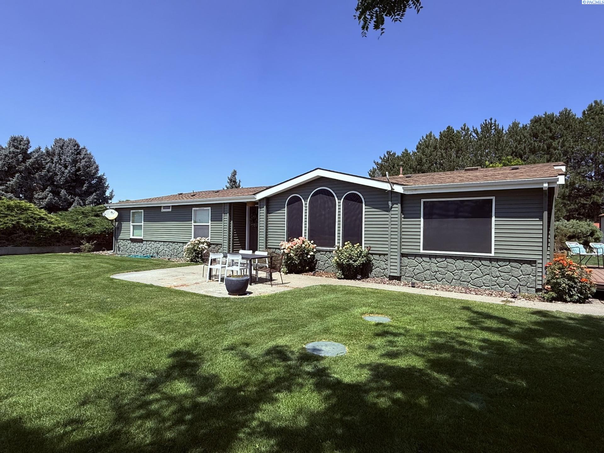 21 Honeysuckle Road Pasco, WA 99301 - Photo 4 of 37 Gallery Image 4