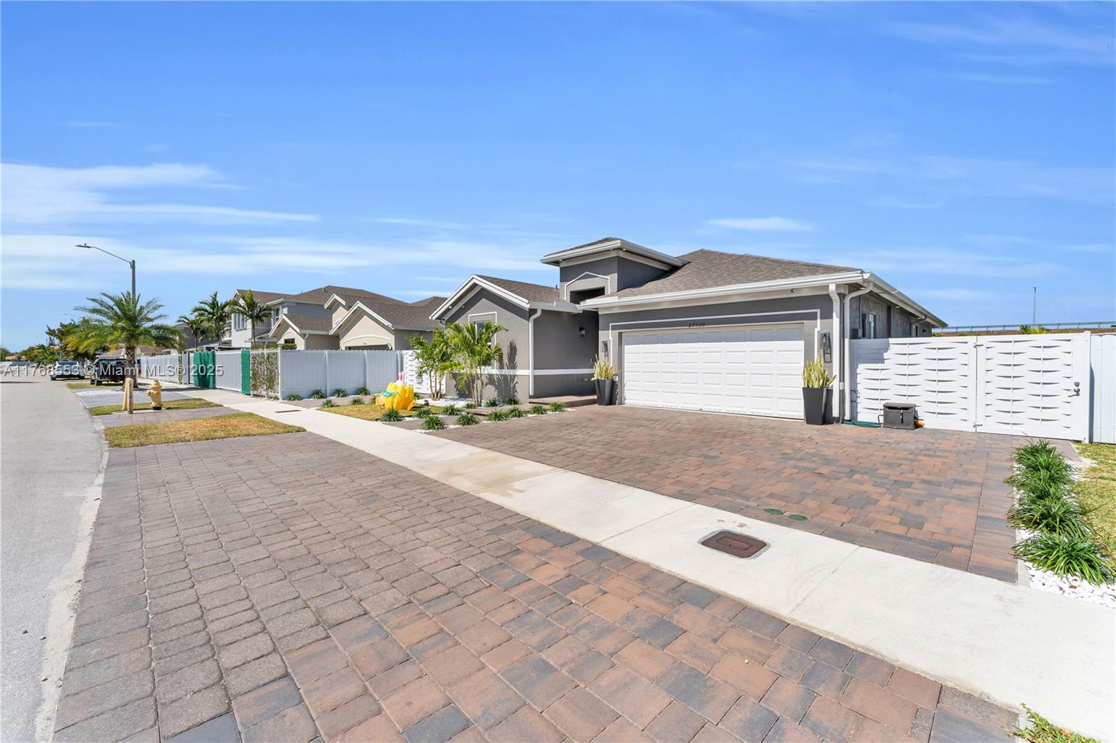27530 Southwest 135th Ave Road Homestead, FL 33032 - Photo 4 of 25 Gallery Image 4