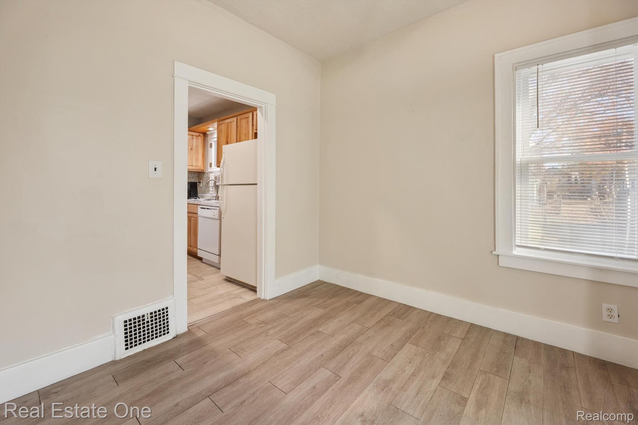 159 Dwight Street River Rouge, MI 48218 - Photo 21 of 48 21-159-Dwight-St-River-Rouge-MI-48218-WindowStill-15.jpg