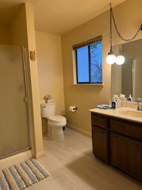 18288 Mountaintop Lane Grass Valley, CA 95949 - Photo 12 of 40 a bathroom with a sink and a mirror