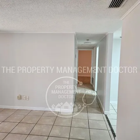 $2,195 | 1734 Elise Marie Drive, Seffner, FL 33584