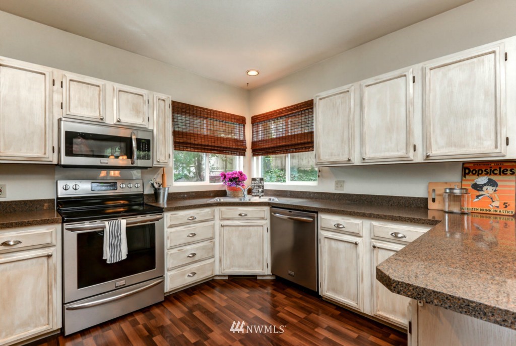 13917 Southeast 155th Place Renton, WA 98058 - Photo 7 of 25