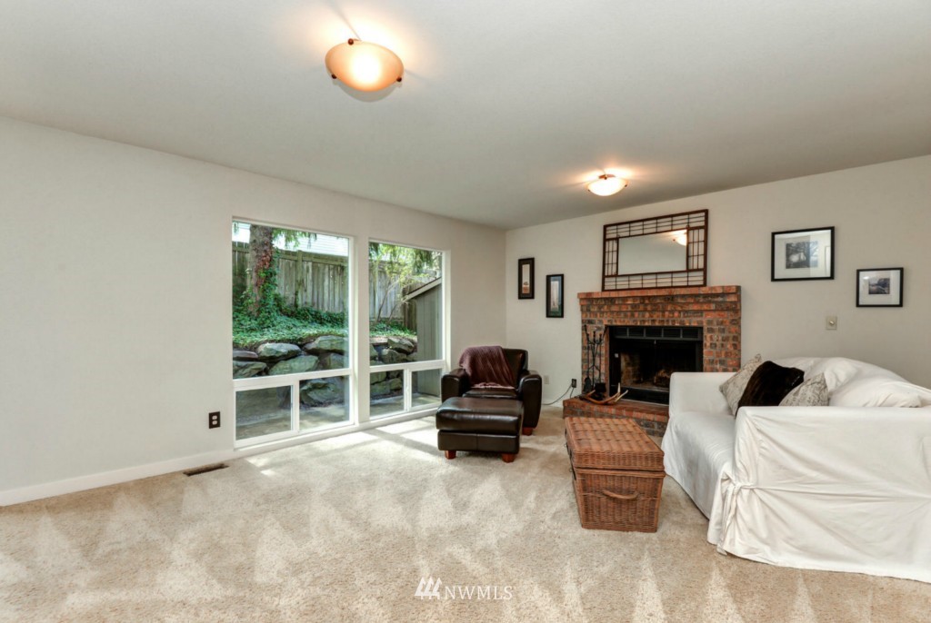 13917 Southeast 155th Place Renton, WA 98058 - Photo 9 of 25