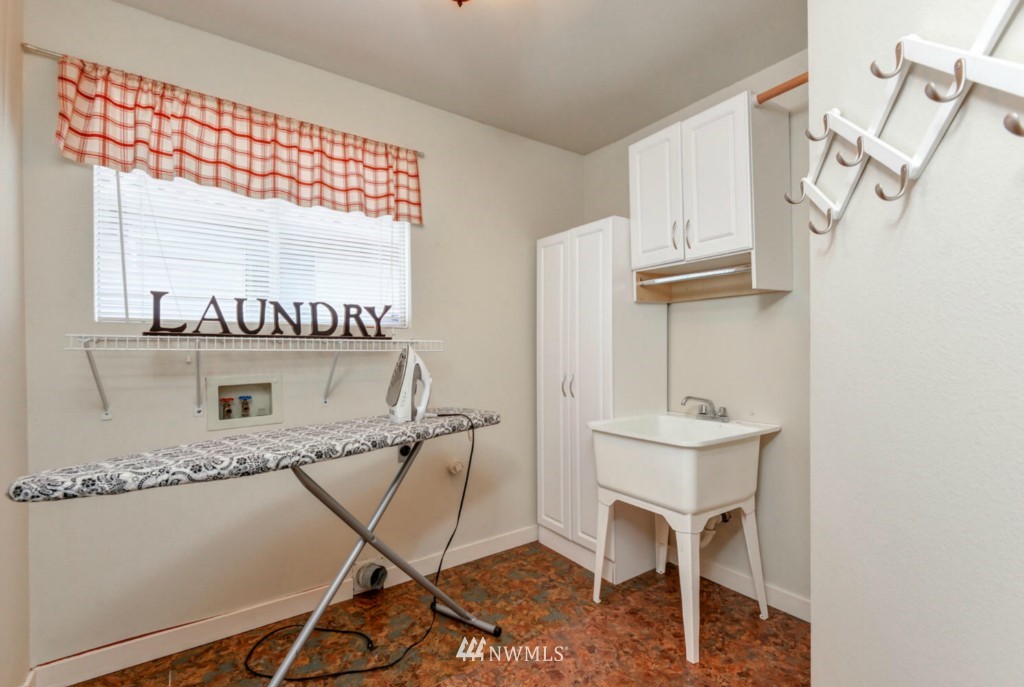 13917 Southeast 155th Place Renton, WA 98058 - Photo 10 of 25
