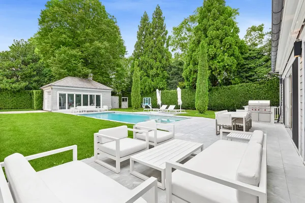 $180,000 | 13 Palma Terrace, East Hampton, NY 11937