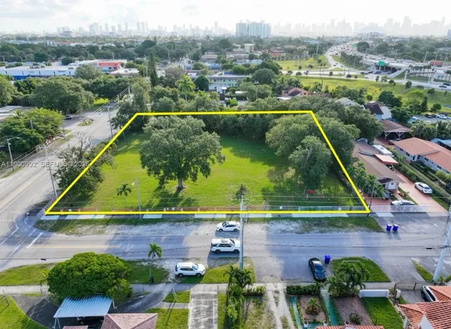 $2,200,000 | 2810 Northwest 14th Street, Miami, FL 33125