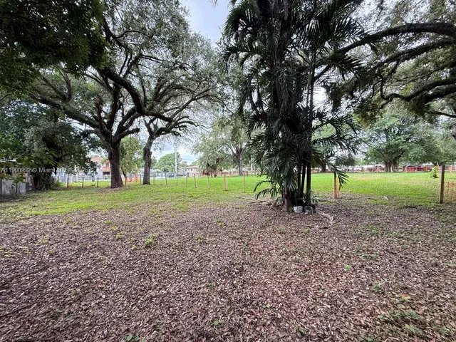 a view of outdoor space