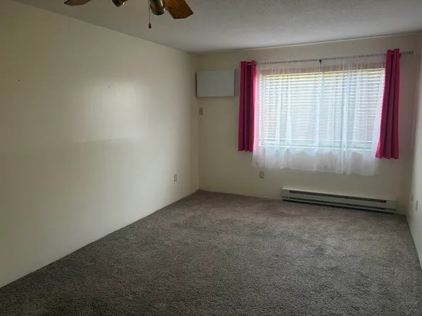 $1,975 | 467 High Street, Unit 6, Hampton, NH 03842