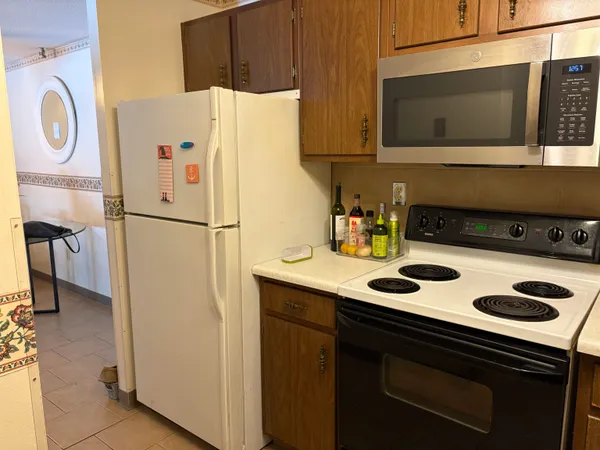$1,975 | 467 High Street, Unit 6, Hampton, NH 03842
