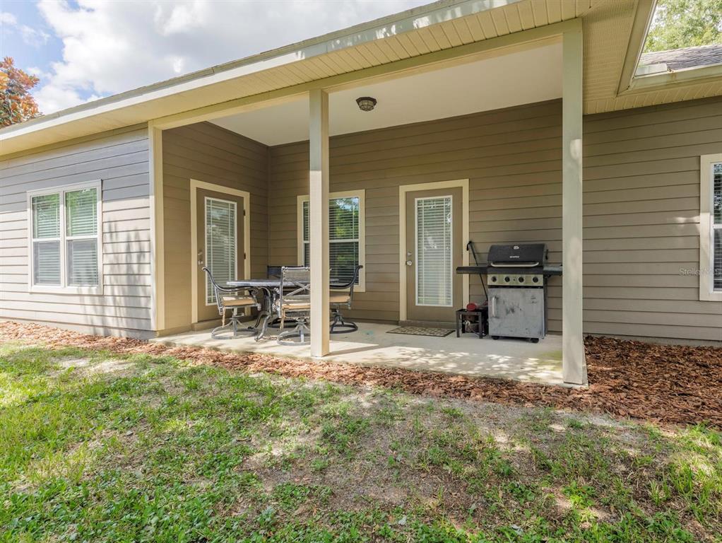9047 Southwest 76th Avenue Gainesville, FL 32608 - Photo 4 of 38