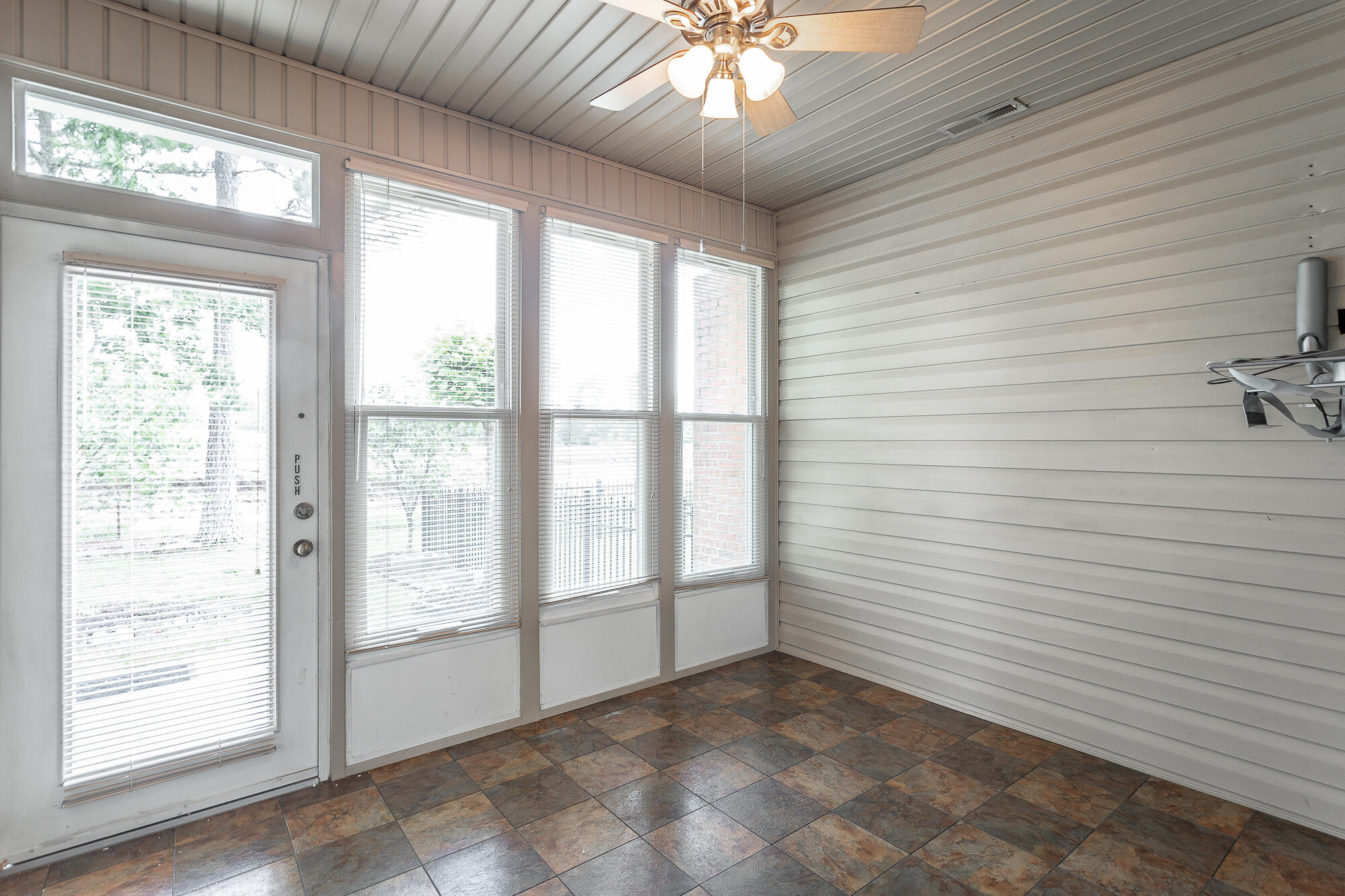 8284 Chula Creek Road Chattanooga, TN 37421 - Photo 28 of 37 8284 Chula Creek Road INT HD-28