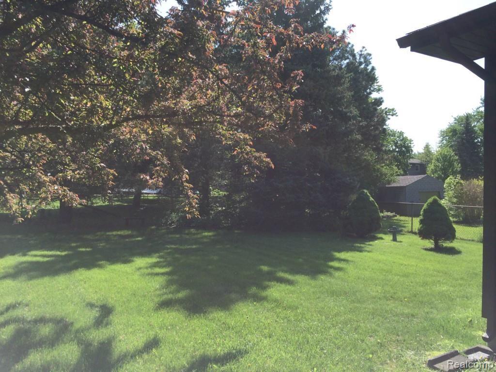 5181 Middleboro Road Grand Blanc, MI 48439 - Photo 10 of 29 5181 middleboro 011.jpg