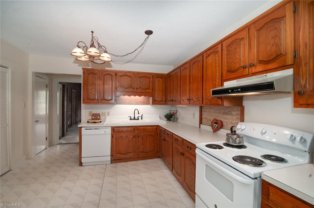 300 Mark Road Reidsville, NC 27320 - Photo 8 of 27 Gallery Image 8