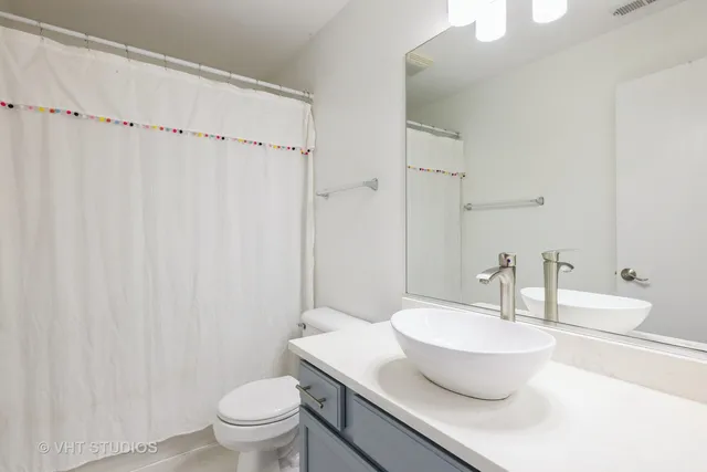 $325,000 | 519 Jennifer Circle, Mundelein, IL 60060